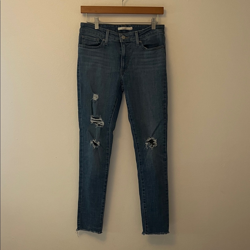 Levi’s Classic Blue Distressed Women Jeans